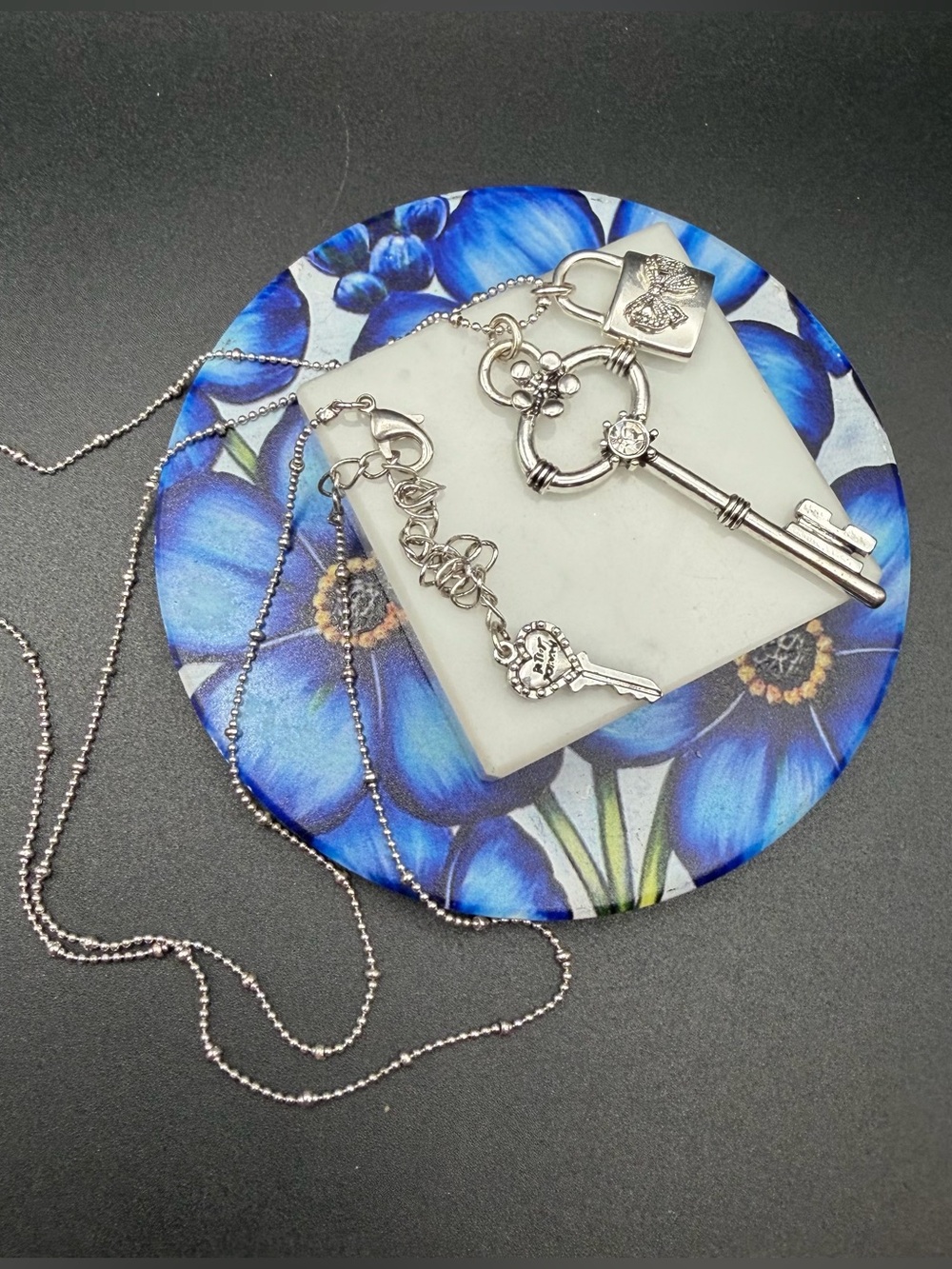 Betsey Johnson silver tone multicharm lock and key necklace #589